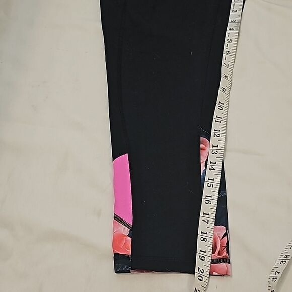 Lululemon Crop Leggings with Floral Top and Bottom size 8 - Picture 4 of 7